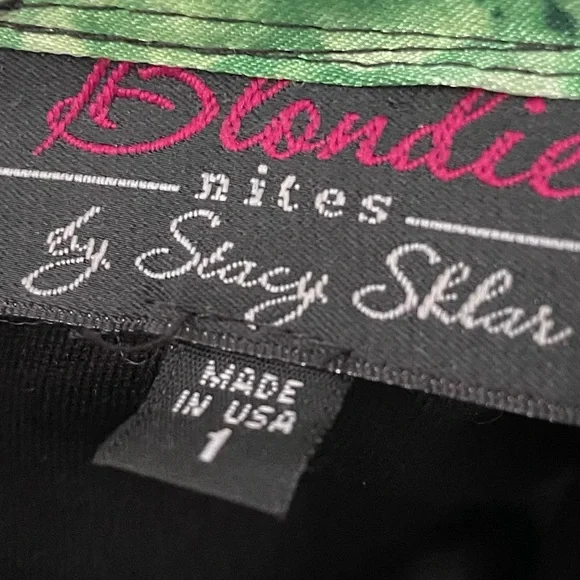 Size 1 Black Floral Two-Piece Prom Dress - Picture 5 of 9